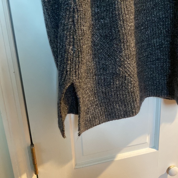 Old Navy Mock Neck Tunic Sweater - Picture 3 of 4